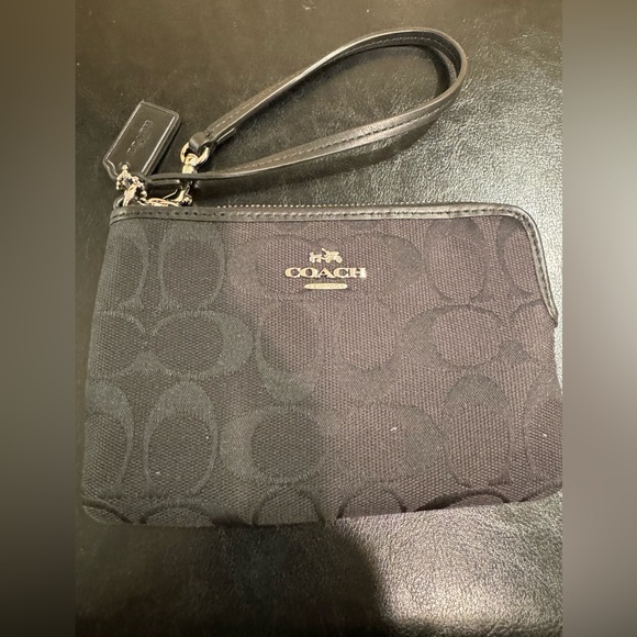 Coach Handbags - Coach Wristlet